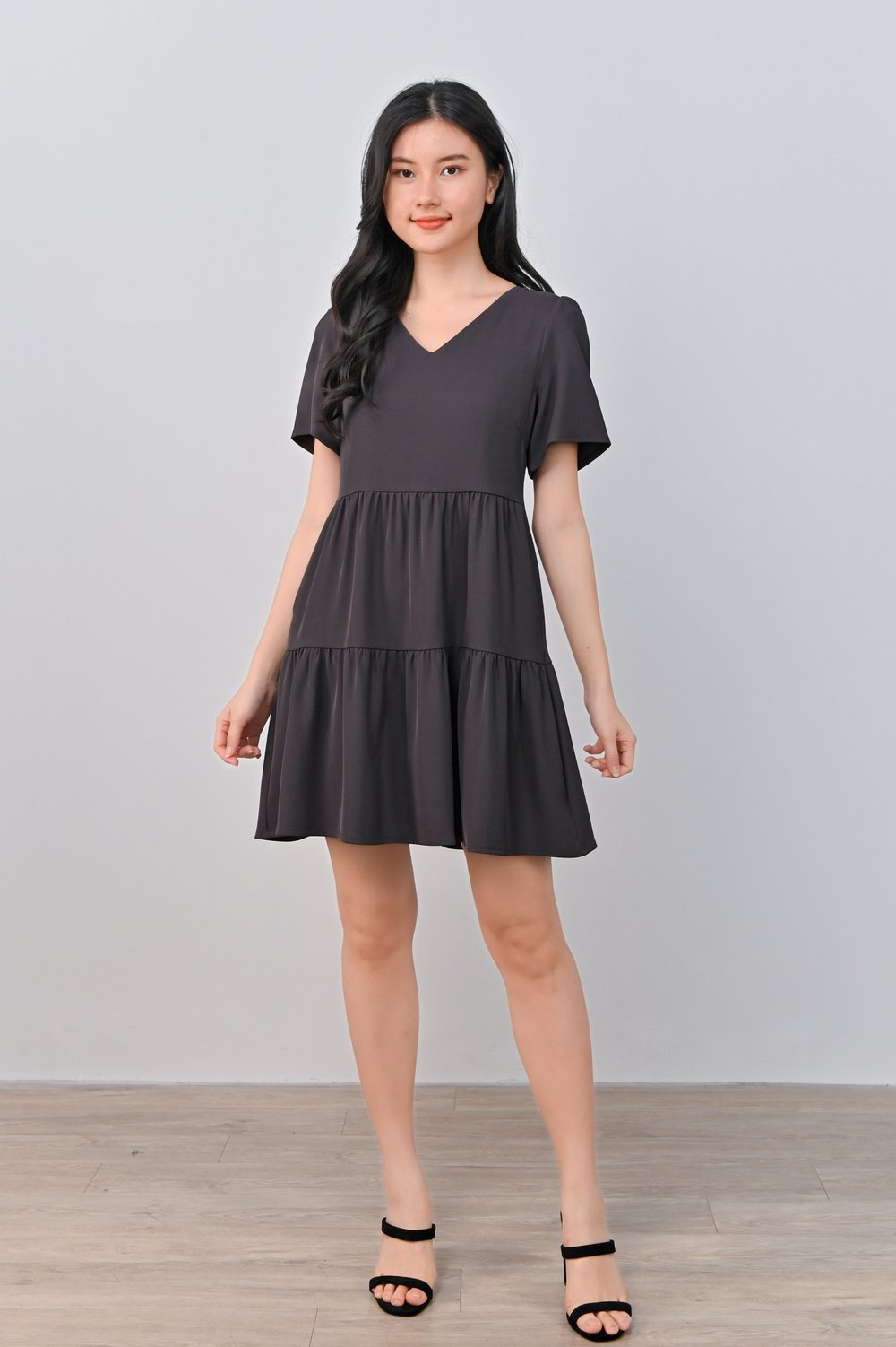 DORDI BABYDOLL DRESS IN GREY