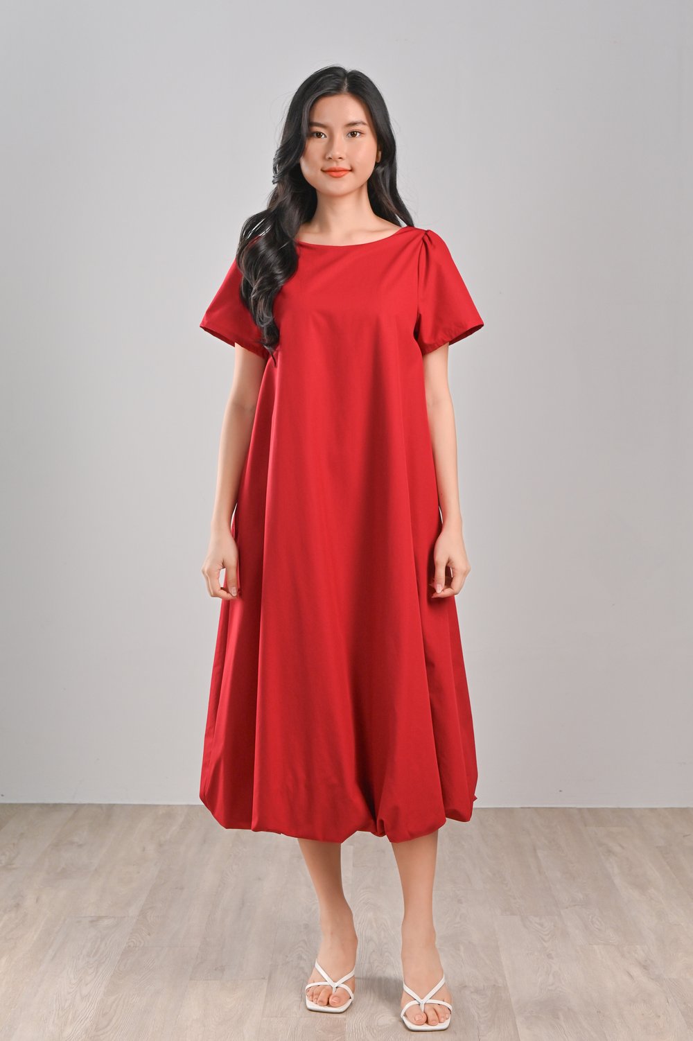 LOU SLEEVED BUBBLE DRESS IN RED