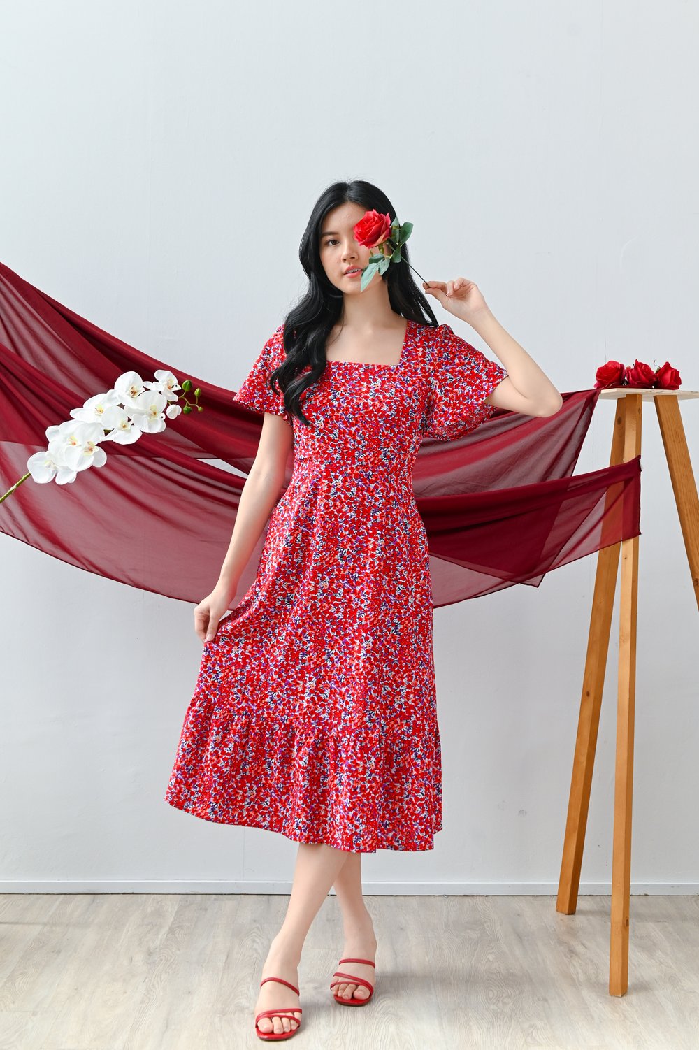 LUYEEN RED FLORAL SLEEVED DRESS