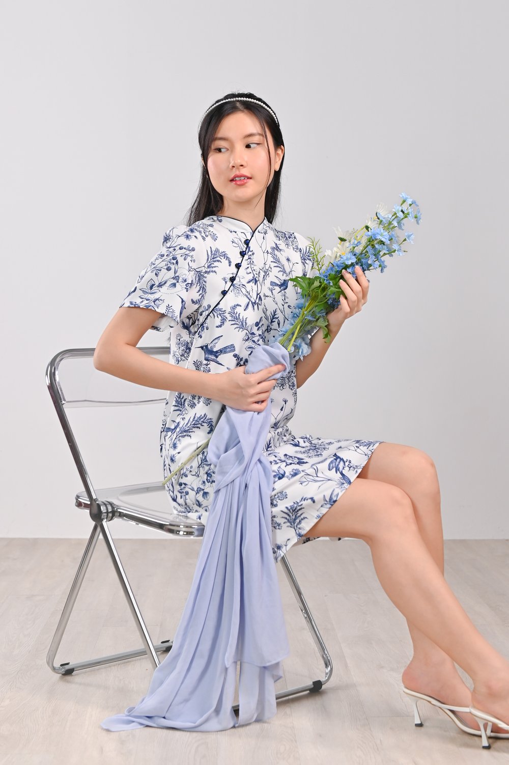 NAVY HUMMINGBIRD SLEEVED CHEONGSAM