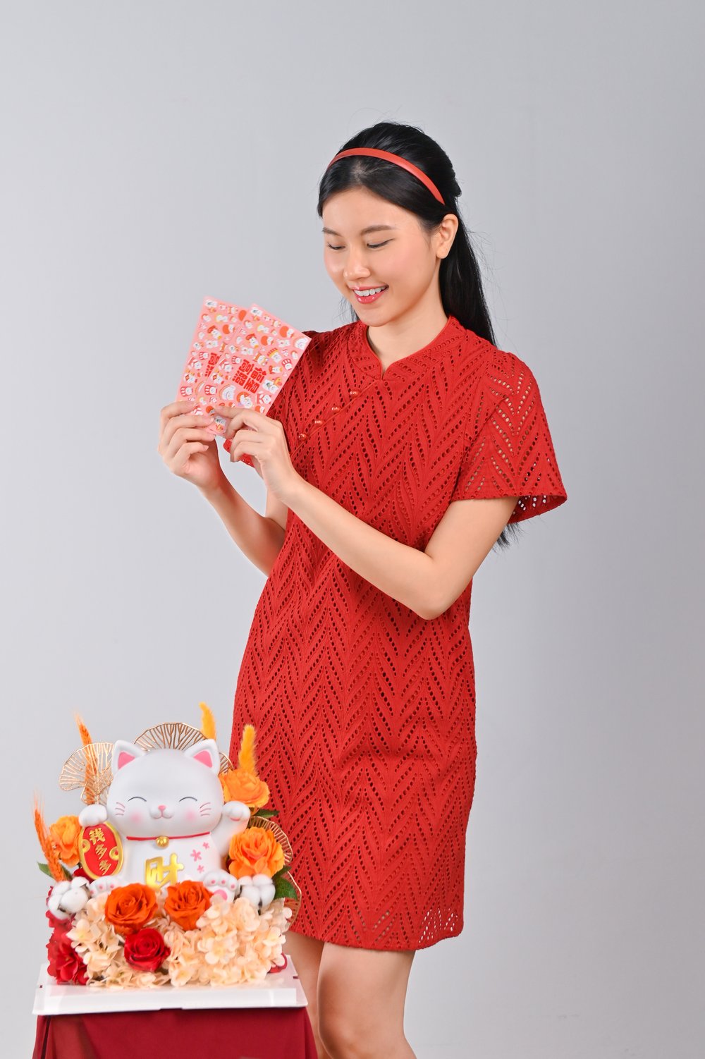QIUQIU EYELET SLEEVED CHEONGSAM IN ORANGE-RED