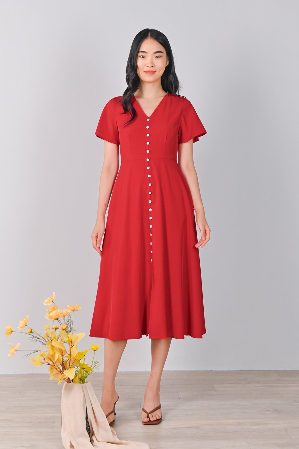 LEXLEY SLEEVED BUTTON DRESS IN RED