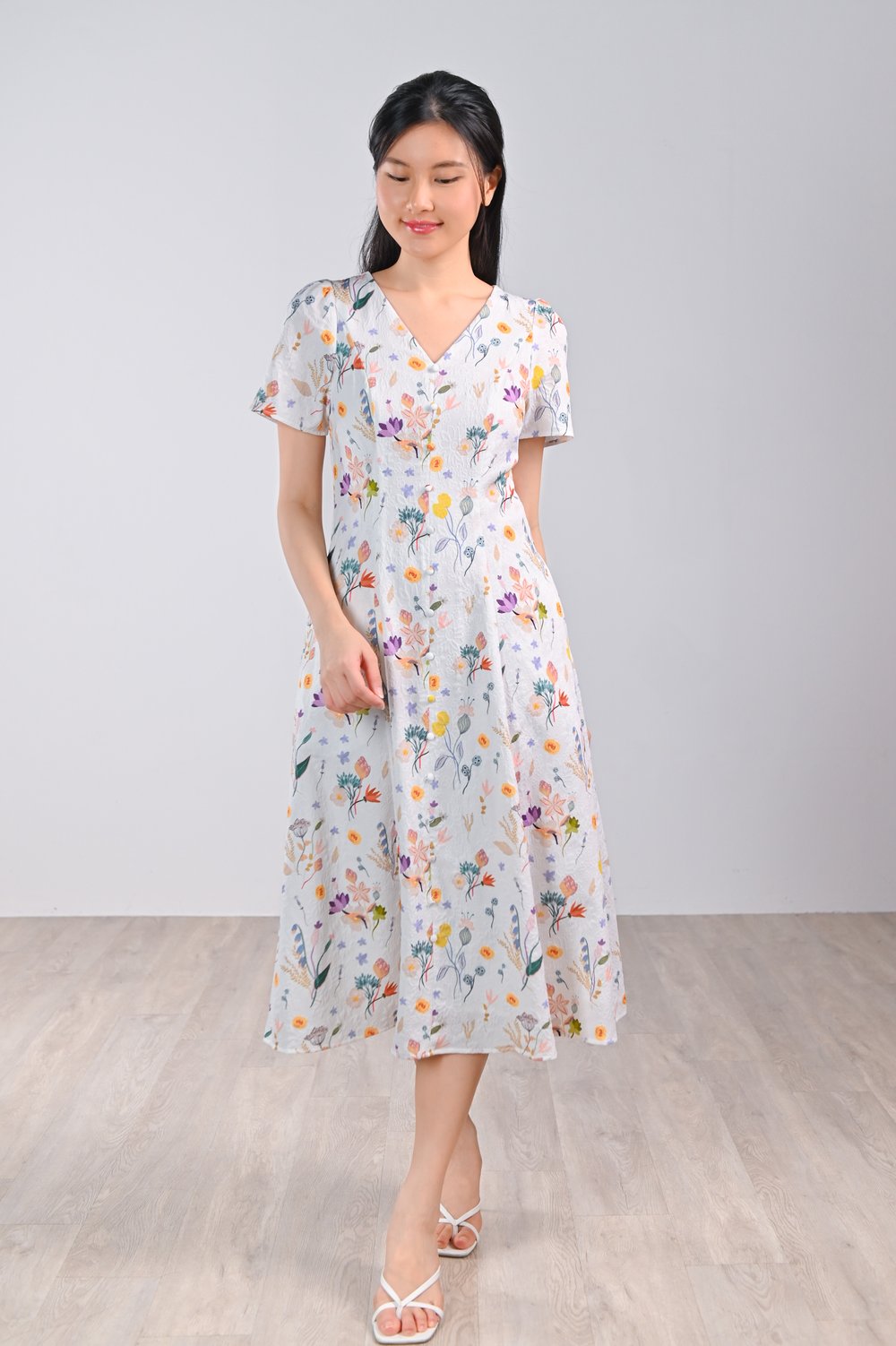 GLYTHE WHITE FLORAL SLEEVED BUTTON DRESS