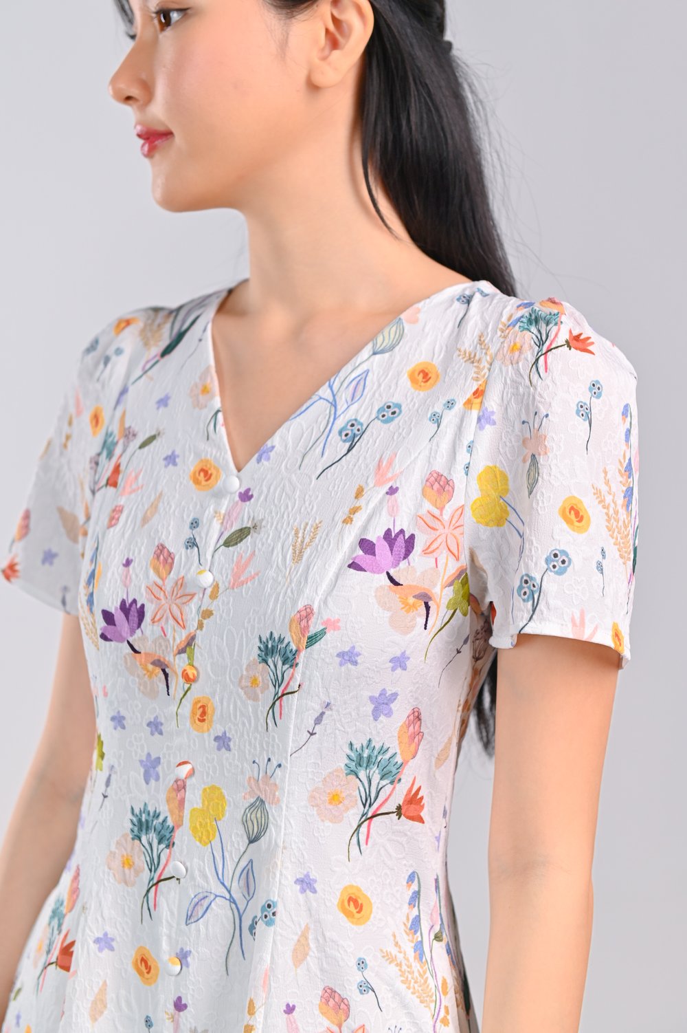 GLYTHE WHITE FLORAL SLEEVED BUTTON DRESS