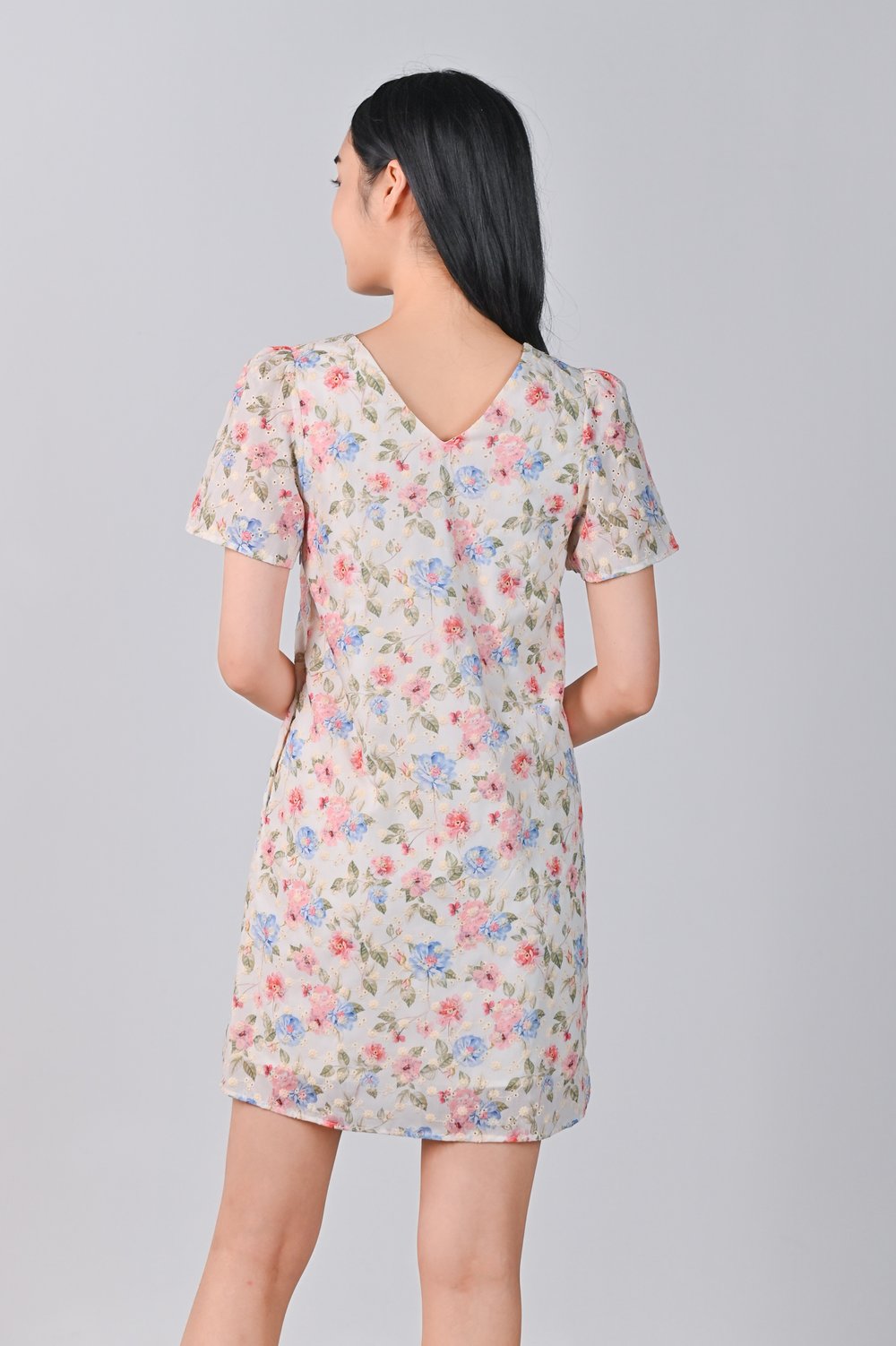 SPRING STITCH SLEEVED SHIFT DRESS