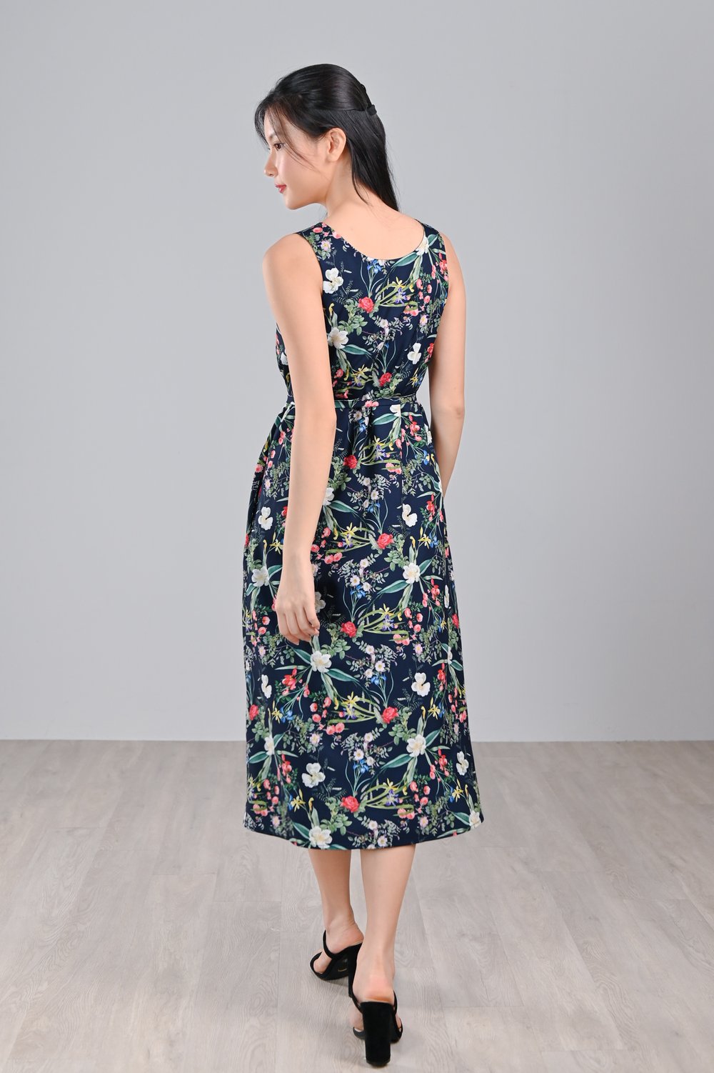 NAVY LUSH FLORALS TWO-WAY MIDI DRESS