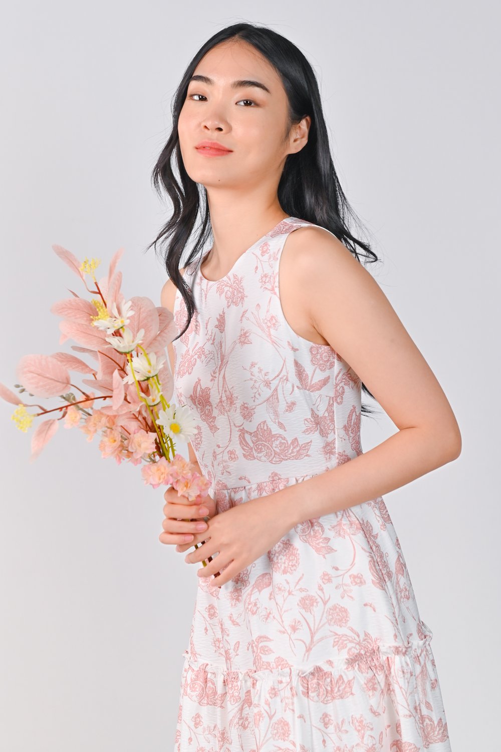 BREXIE SLEEVELESS TIERED MIDAXI DRESS IN PINK