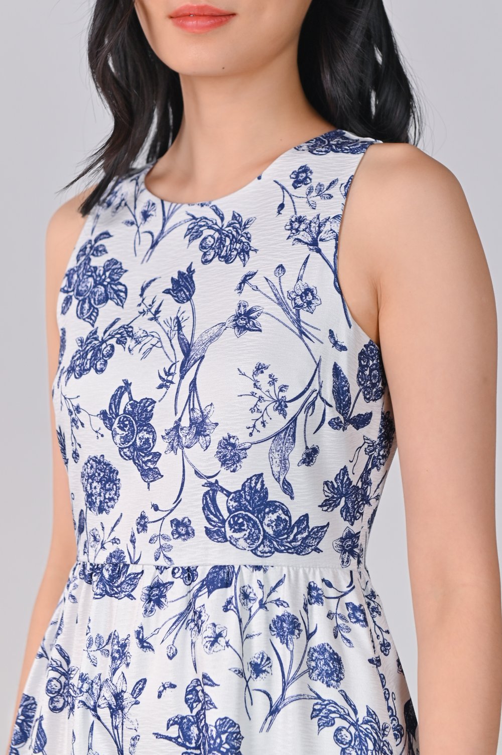 BREXIE SLEEVELESS TIERED MIDAXI DRESS IN NAVY