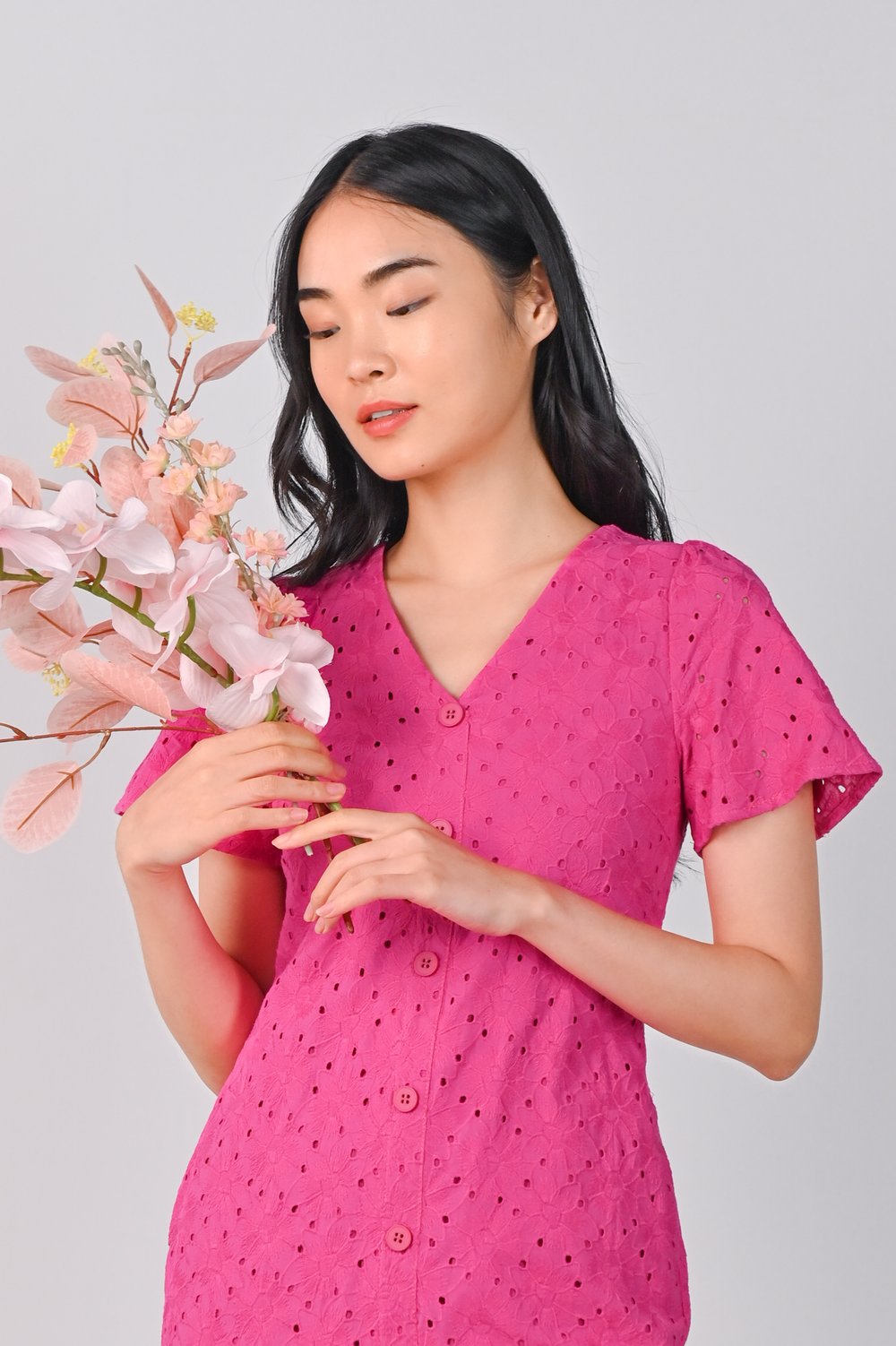 SEQUOIA EYELET BUTTON DRESS IN PINK