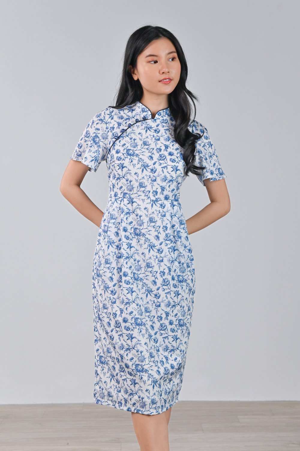 LEYI ANTIQUE TOILE SLEEVED CHEONGSAM