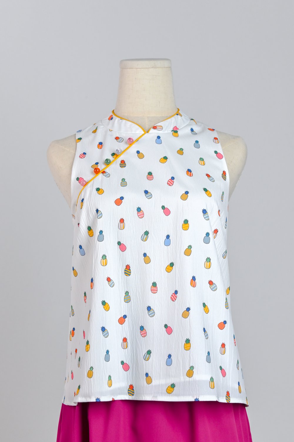 HUAT PINEAPPLES SLEEVELESS CHEONGSAM TOP