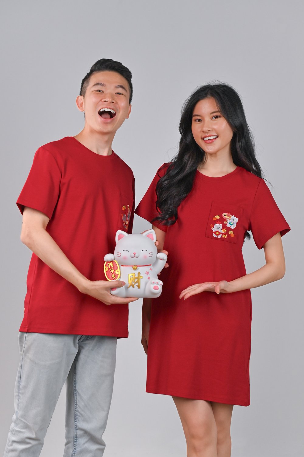 FOODIE FORTUNE CAT RED EMB. TEE DRESS
