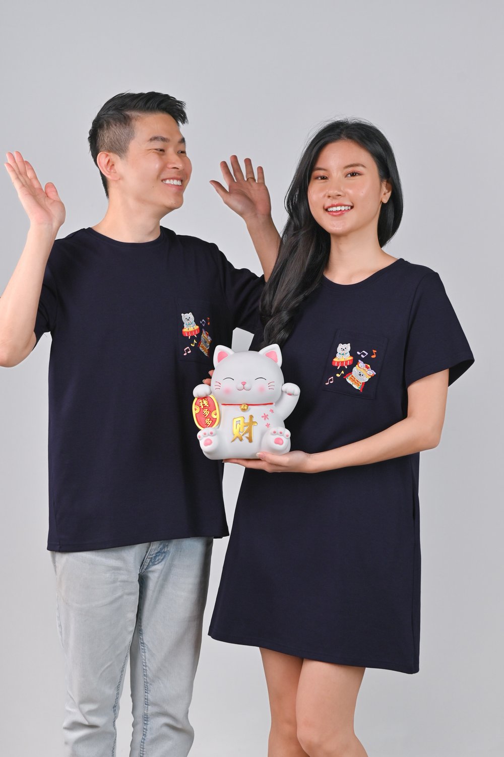 FESTIVE FORTUNE CAT NAVY EMB. TEE DRESS