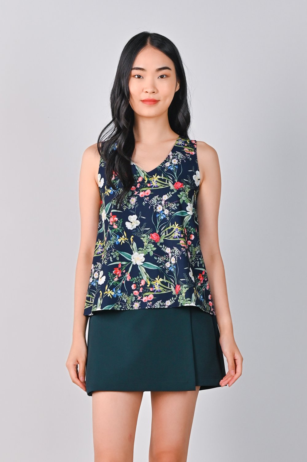 NAVY LUSH FLORALS TWO-WAY TOP