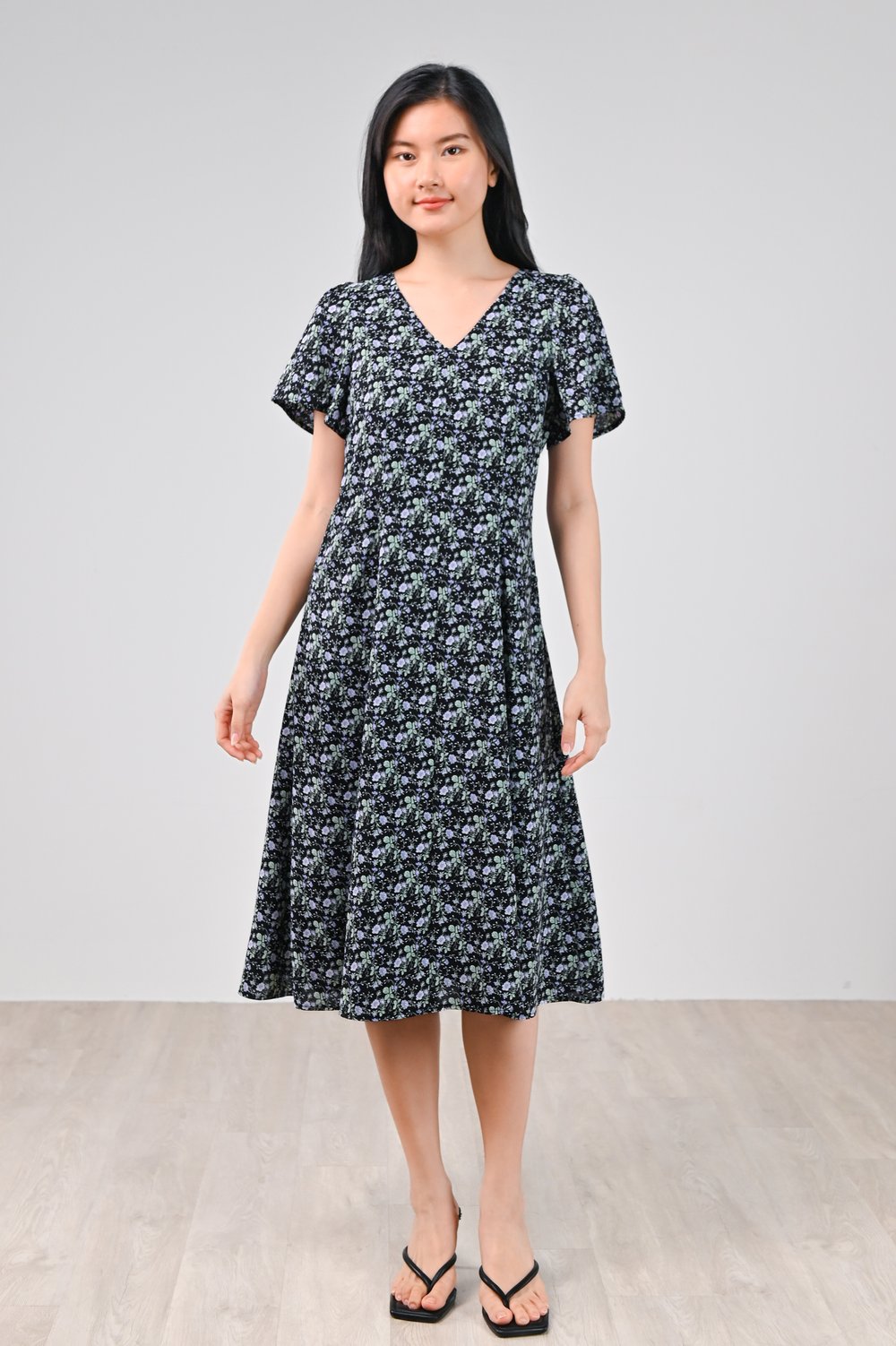 LAVENIA BLACK FLORAL PANEL POCKET MIDI DRESS