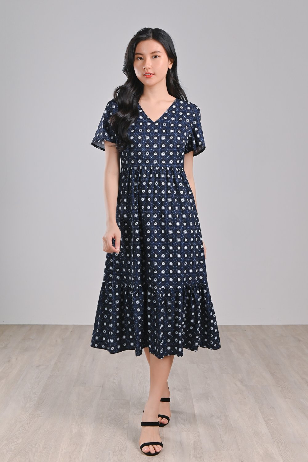 SUNBURST TILES V-NECK SLEEVED MIDI DRESS