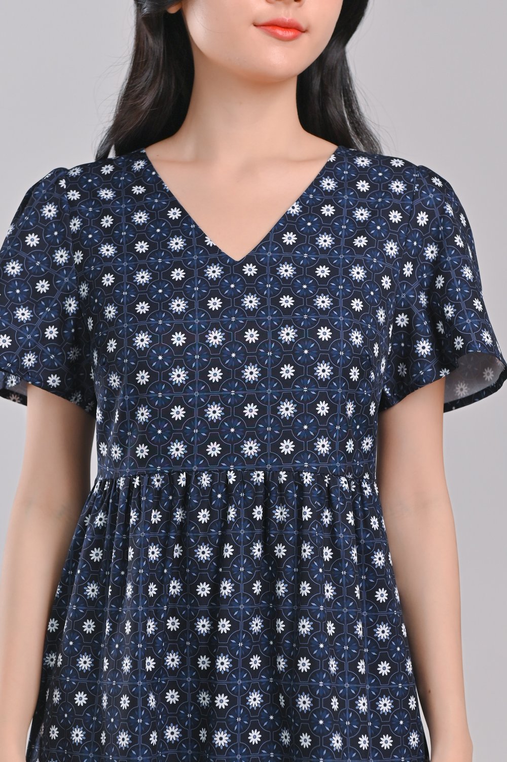 SUNBURST TILES V-NECK SLEEVED MIDI DRESS