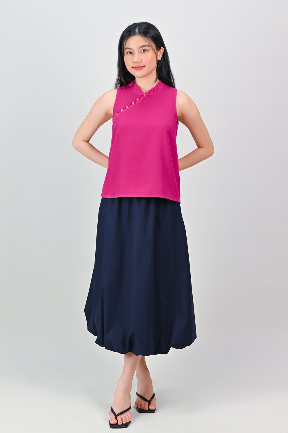 ZIYI SLEEVELESS CHEONGSAM TOP IN MAGENTA