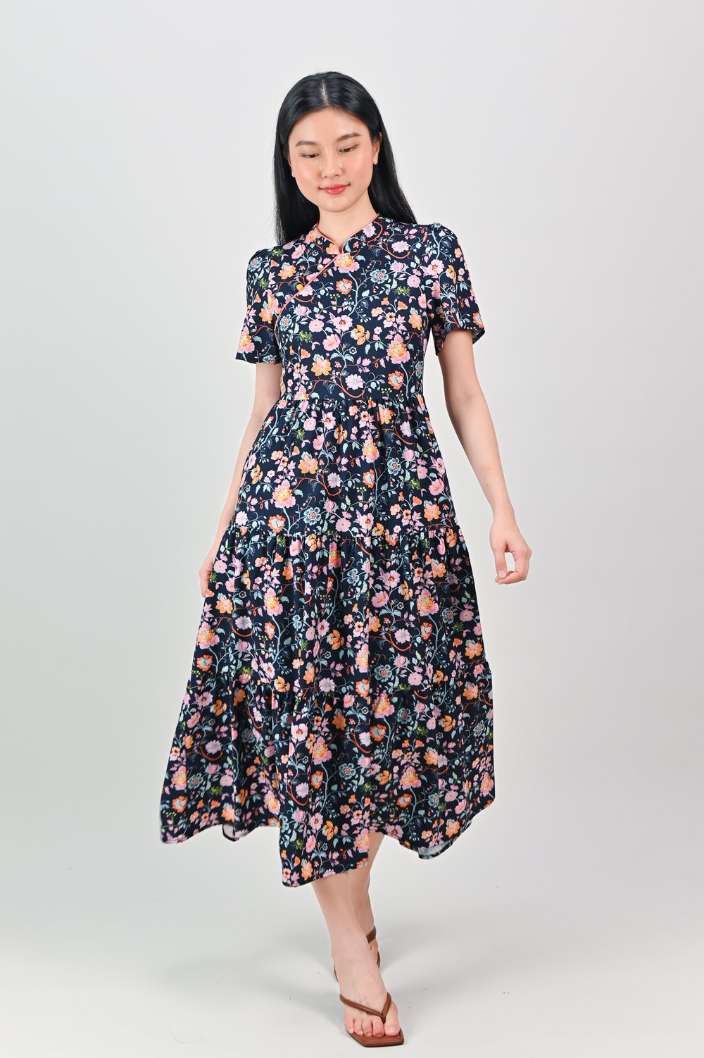 PEONY REVERIE TIERED MIDAXI CHEONGSAM IN NAVY