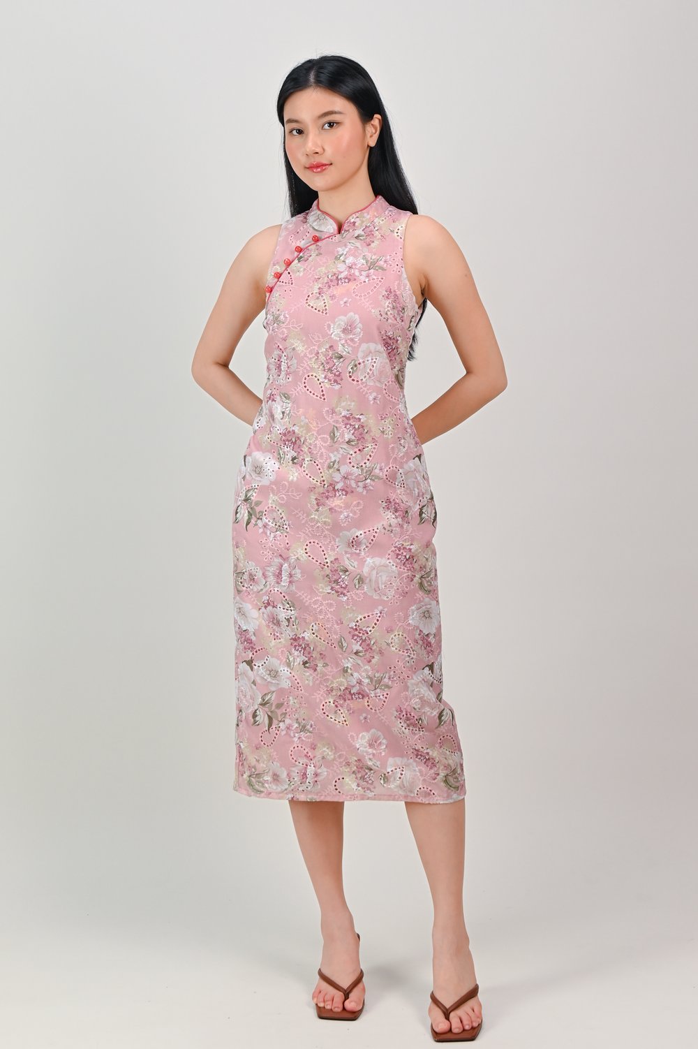 YIHAN EYELET SLEEVELESS CHEONGSAM IN PINK