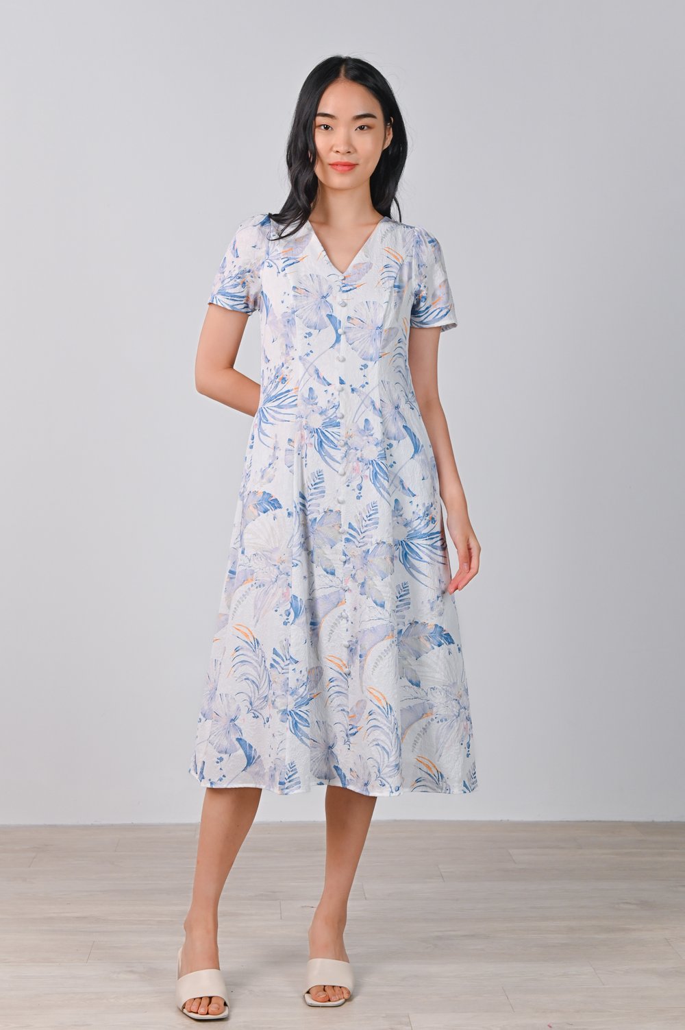 FRESH BLUE VALENTINE SLEEVED BUTTON DRESS