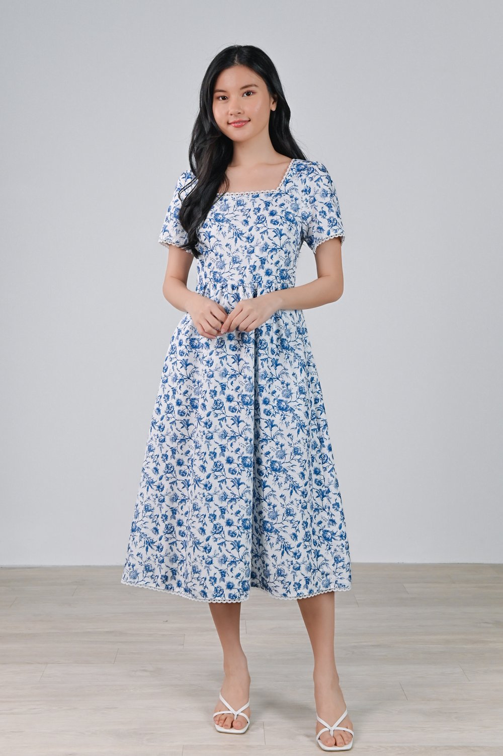 ANTIQUE TOILE SQUARE-NECK TRIMMING DRESS