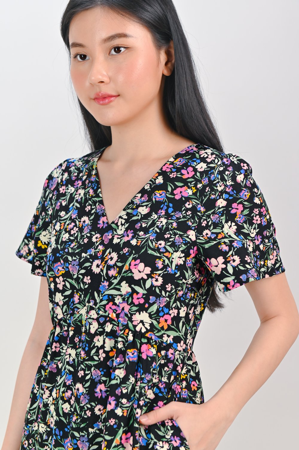 JOPLIN FLORAL SLEEVED TIERED MIDAXI IN BLACK