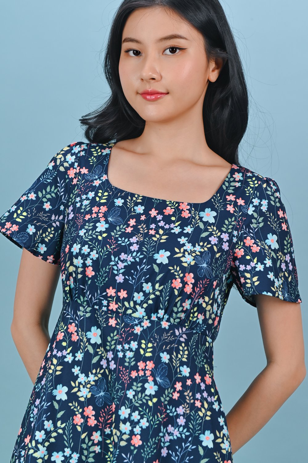 IVY LIT FLORAL SCOOP-NECK SLEEVED MIDI DRESS