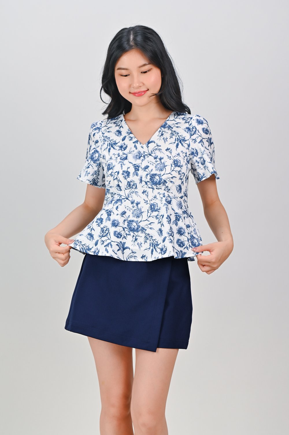 ANTIQUE TOILE SLEEVED PEPLUM TOP