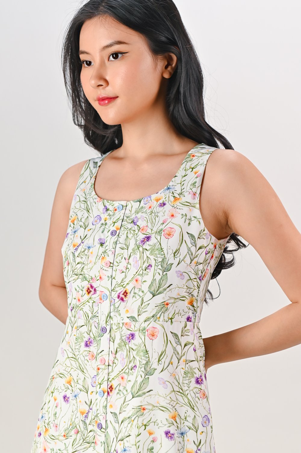 OLLIE’S GARDEN SCOOP-NECK SLEEVELESS DRESS IN WHITE