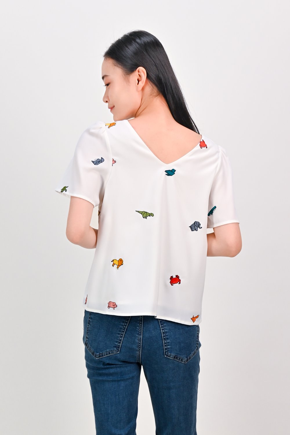 ORIGAMI ZOO EMB. SLEEVED TOP IN WHITE