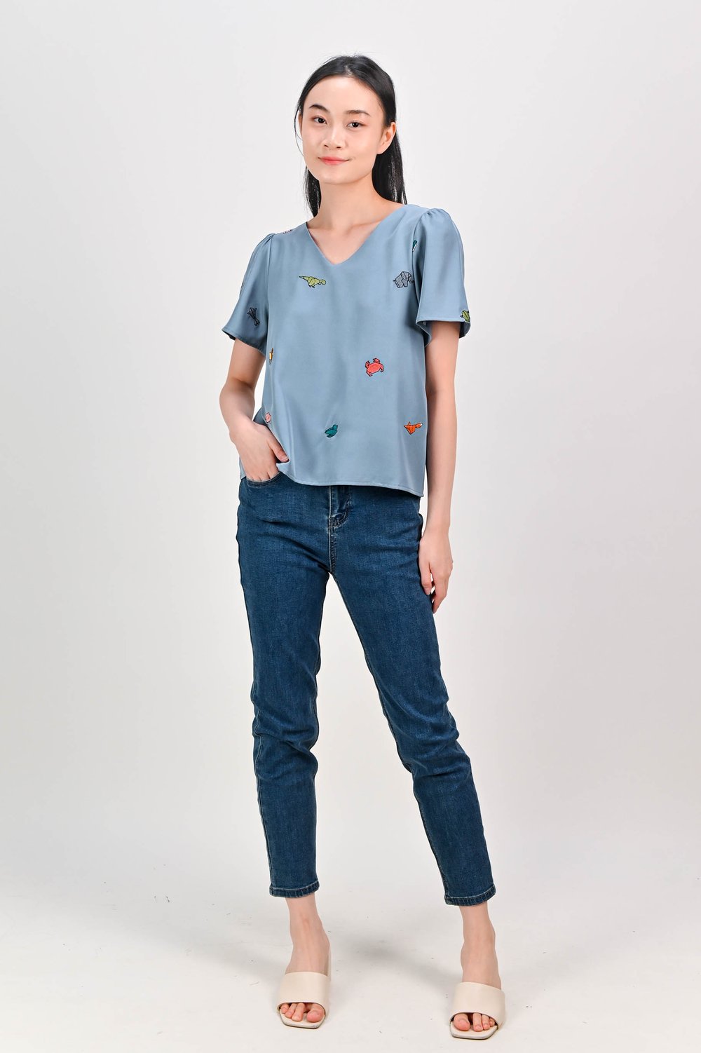 ORIGAMI ZOO EMB. SLEEVED TOP IN BLUE