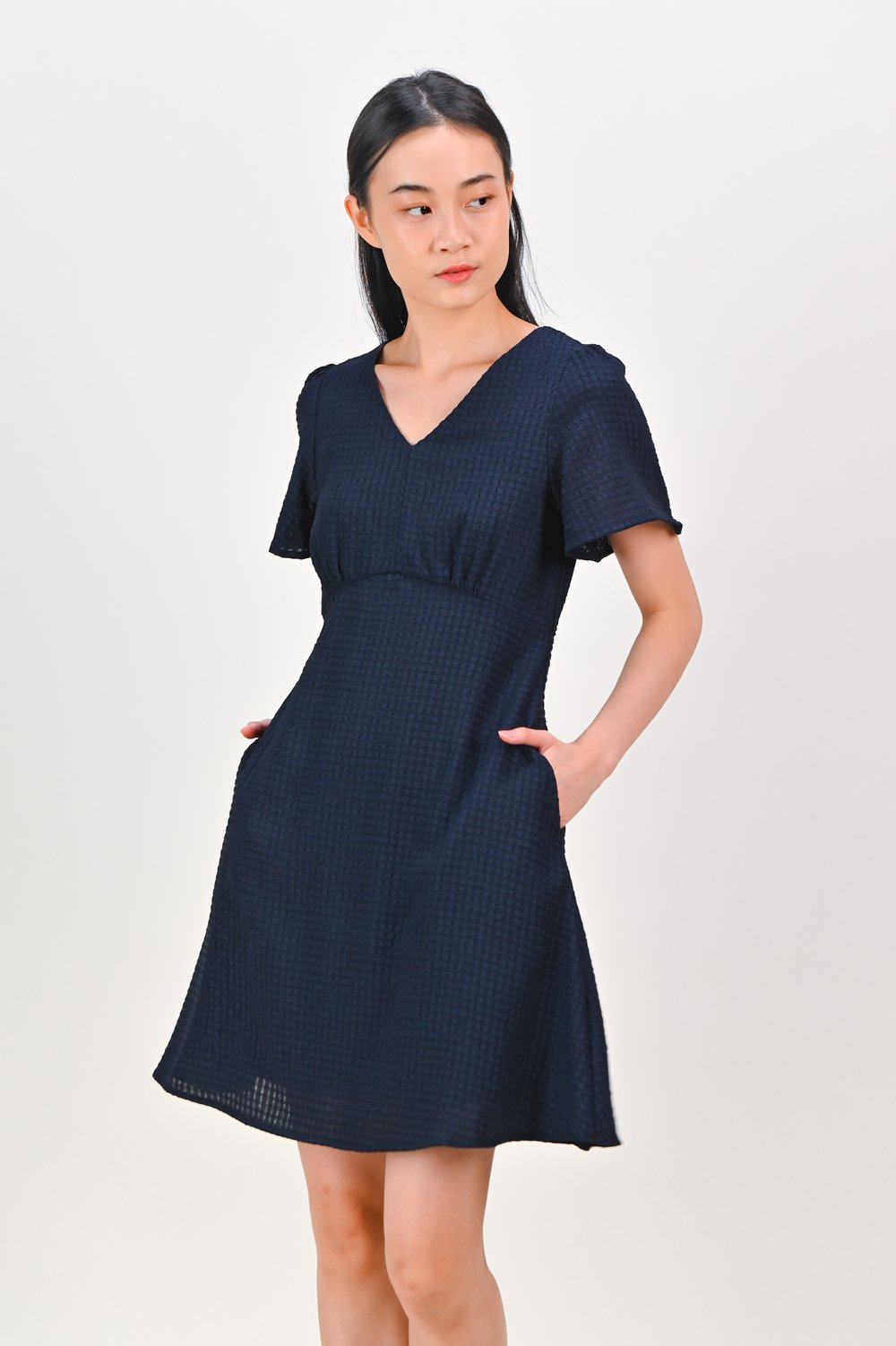 MAGARA TEXTURED SLEEVED DRESS IN NAVY