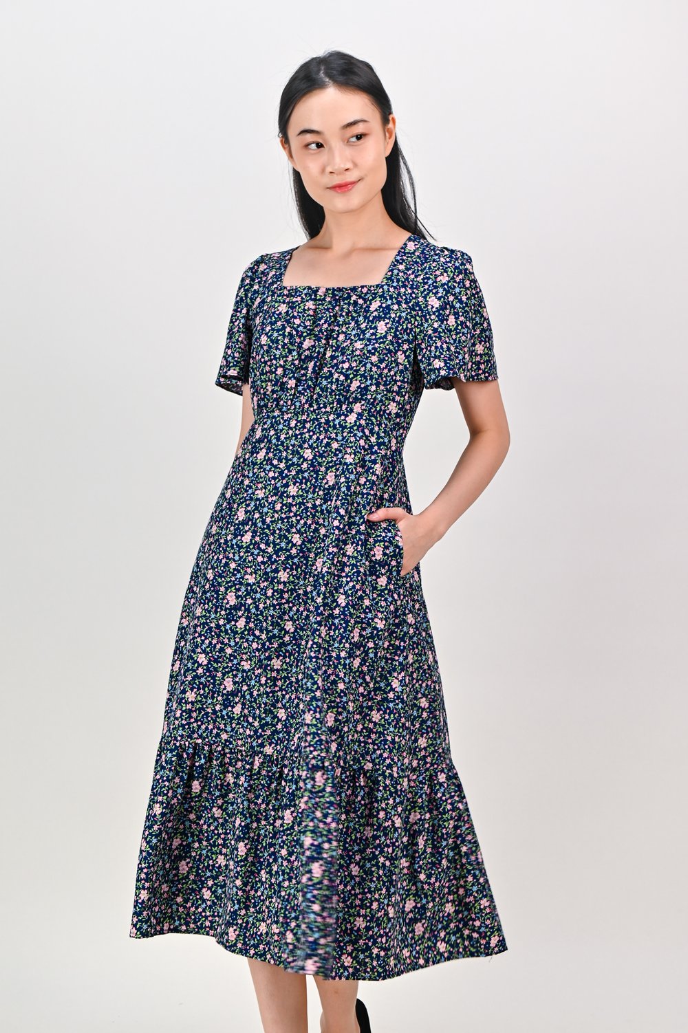 HAMNOY FLORAL RUCHED-BODICE SLEEVED DRESS