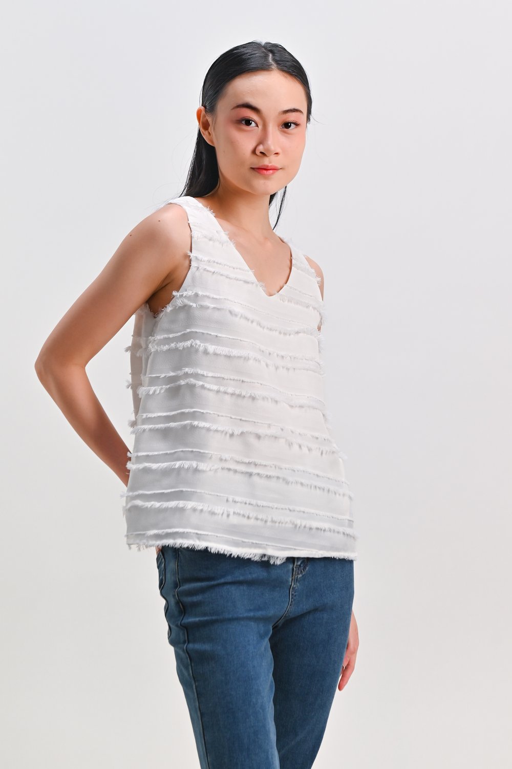 BRIA TEXTURED TWO-WAY TOP IN WHITE