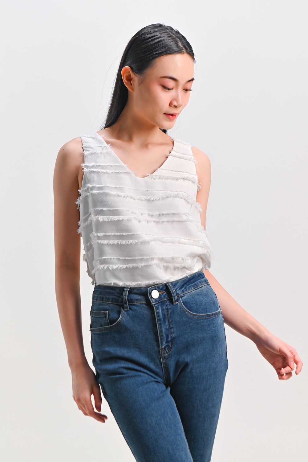 BRIA TEXTURED TWO-WAY TOP IN WHITE