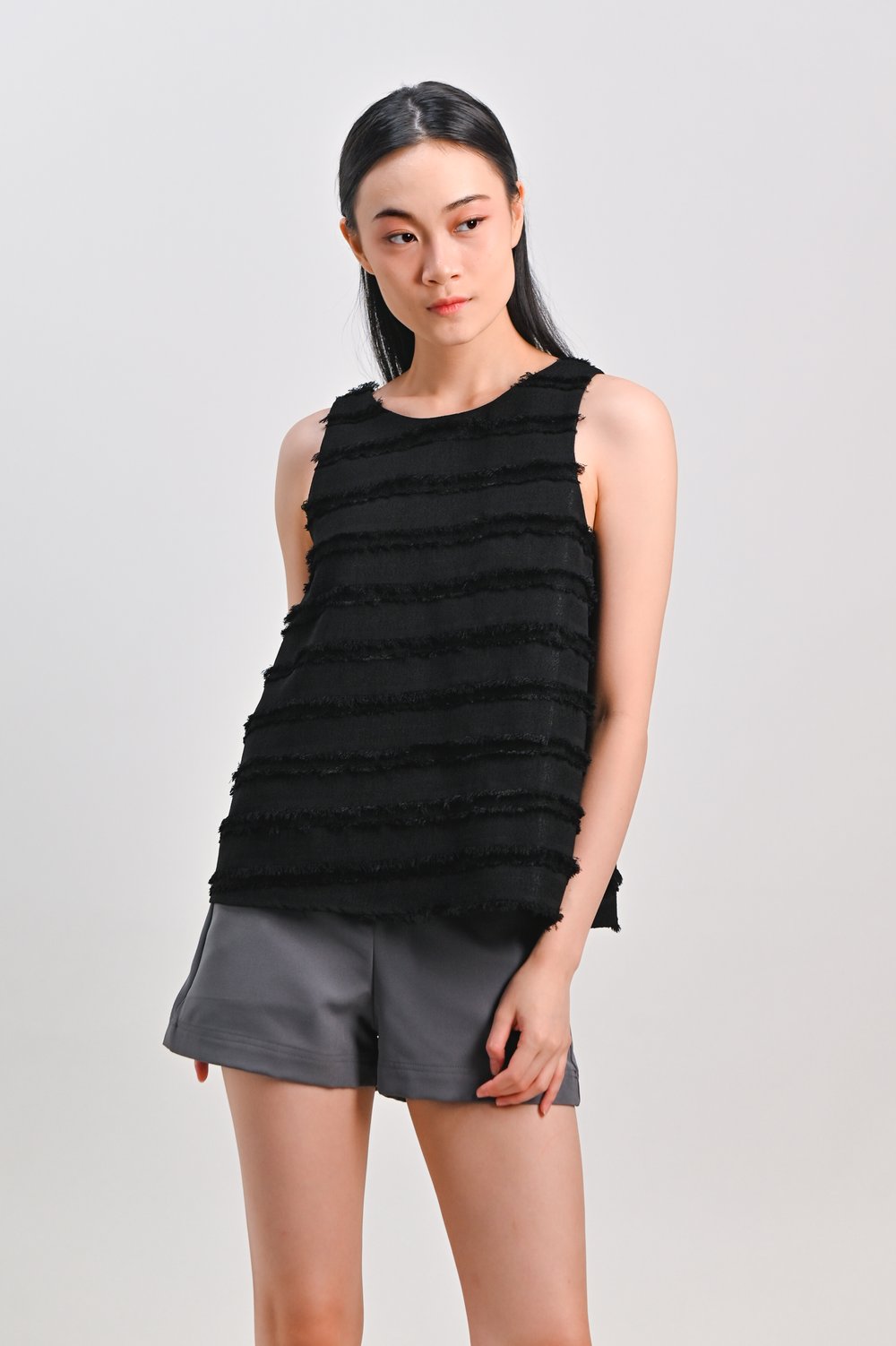 BRIA TEXTURED TWO-WAY TOP IN BLACK