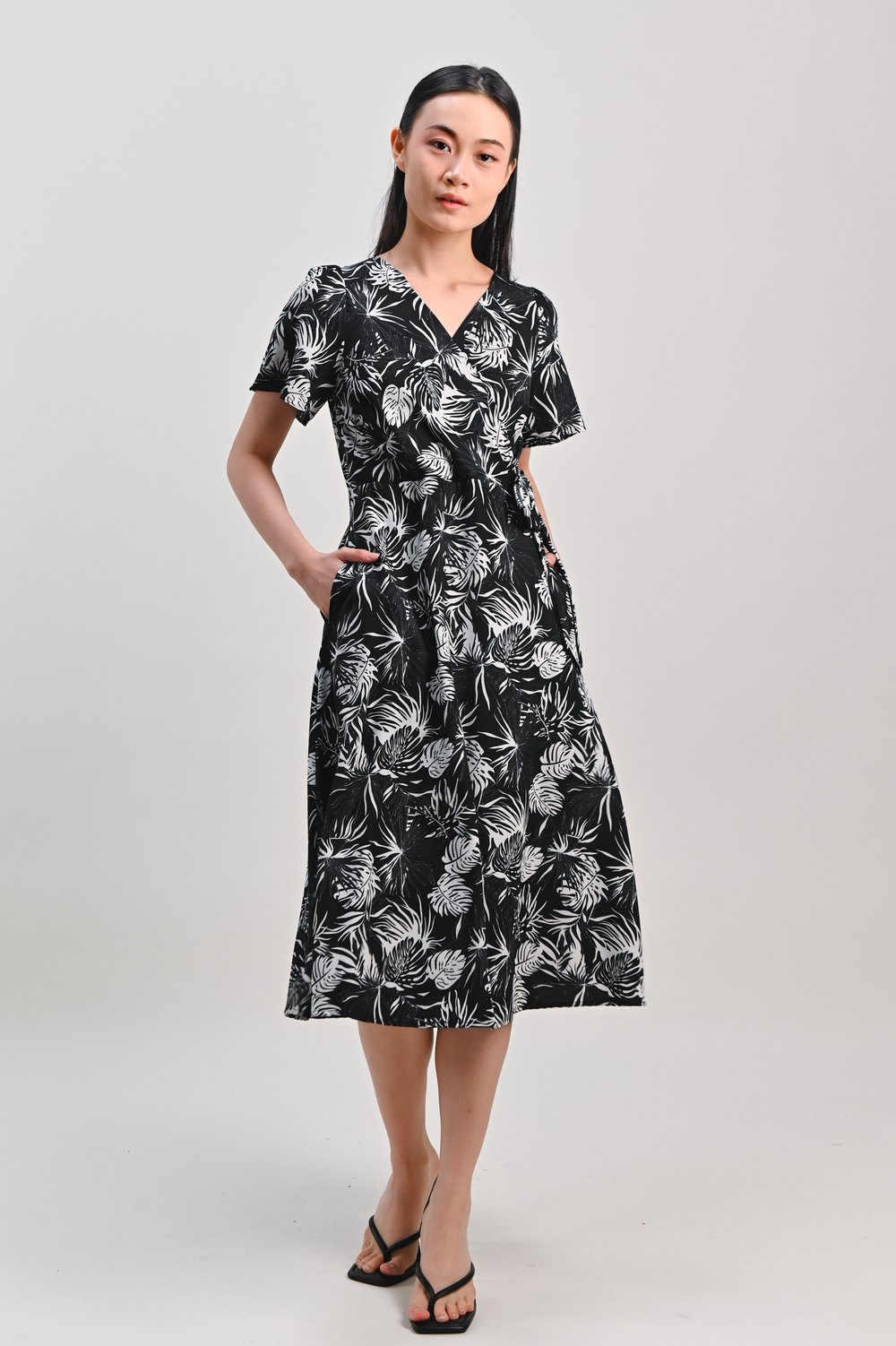 CHARLIZE SLEEVED TIE-SASH DRESS IN BLACK FOLIAGE
