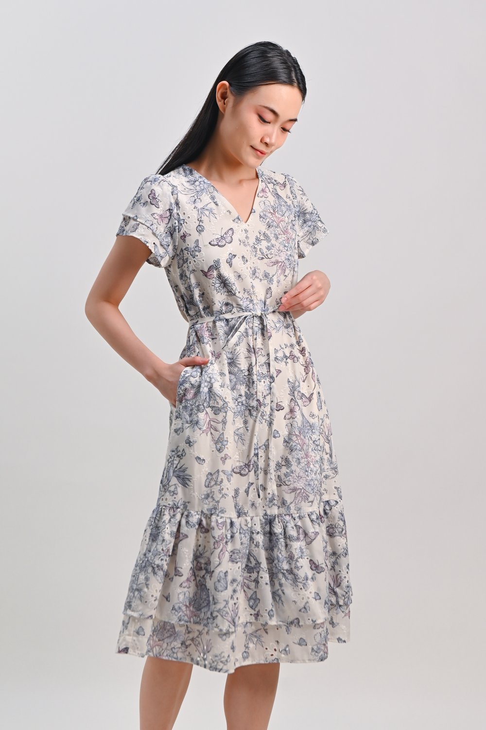 HEYE BUTTERFLY V-NECK SLEEVED MIDI DRESS IN BLUE