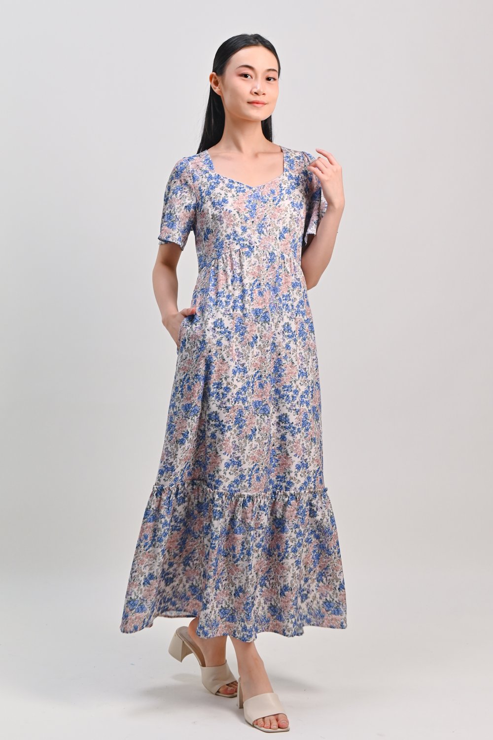 YVETTE SWEETHEART FLORAL SLEEVED MAXI DRESS