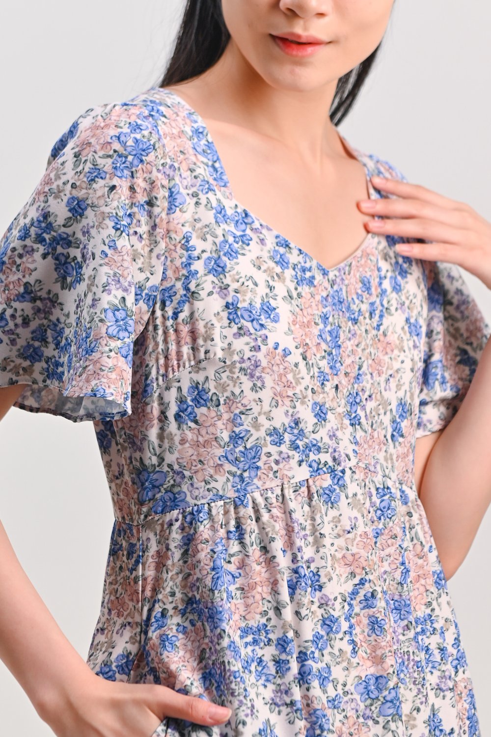 YVETTE SWEETHEART FLORAL SLEEVED MAXI DRESS