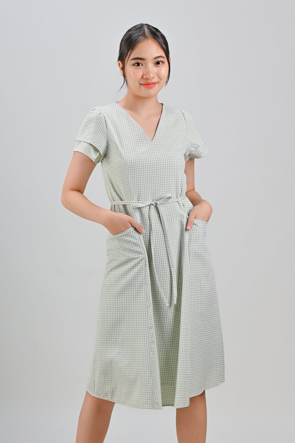 VERIE GINGHAM SLEEVED MIDI DRESS IN GREEN