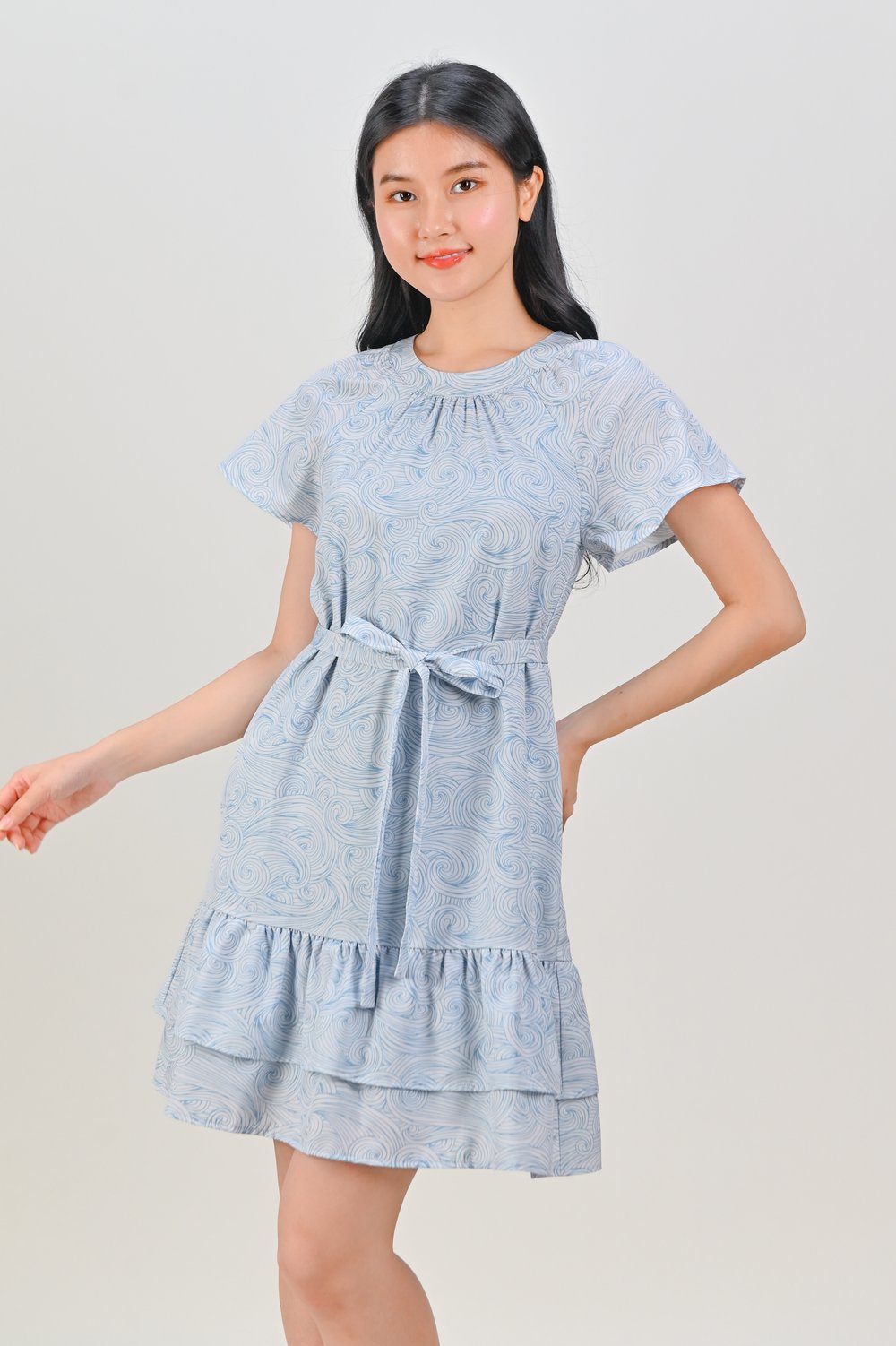 VESPER ROUND-NECK FLOUNCE DRESS IN BLUE SWIRL