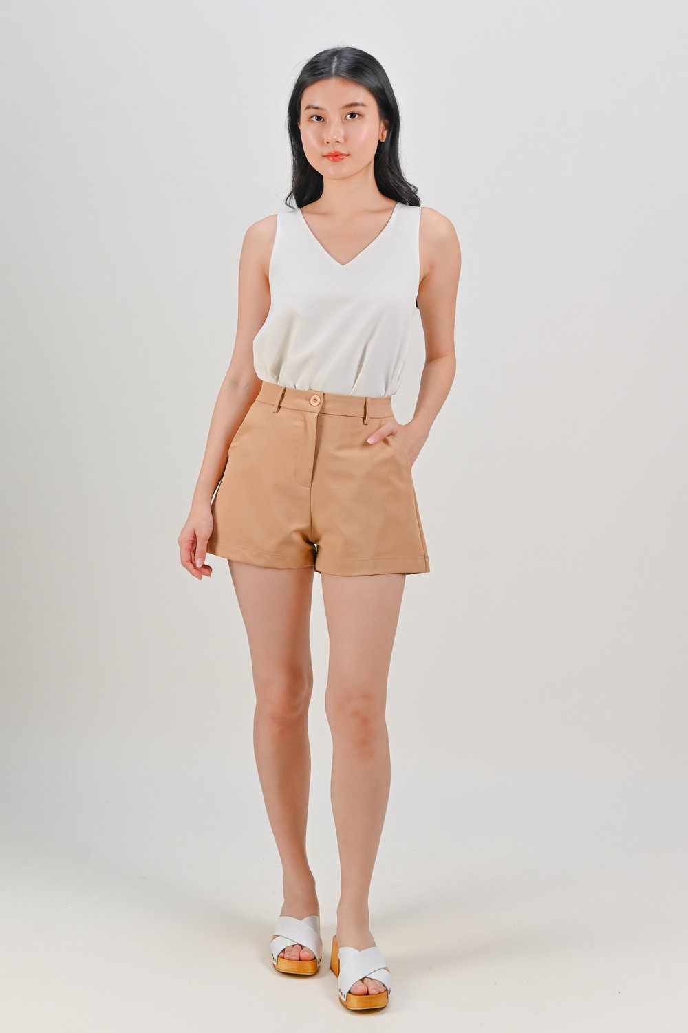 CHIYO ELASTIC-BACK SHORTS IN KHAKI
