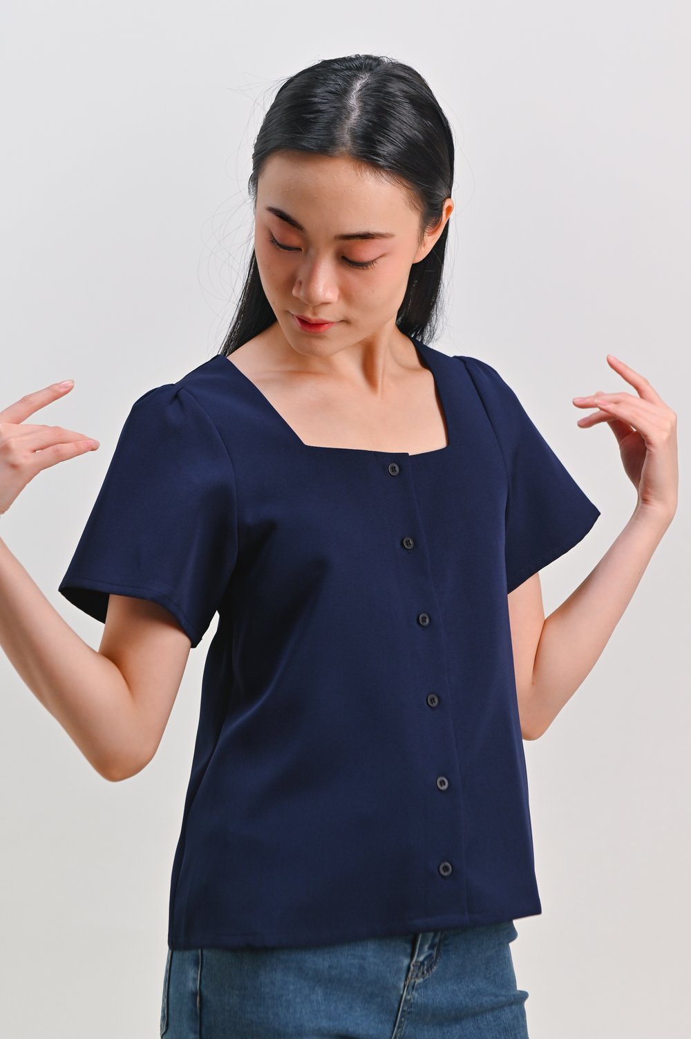 LULIE SQUARE-NECK SLEEVED TOP IN NAVY