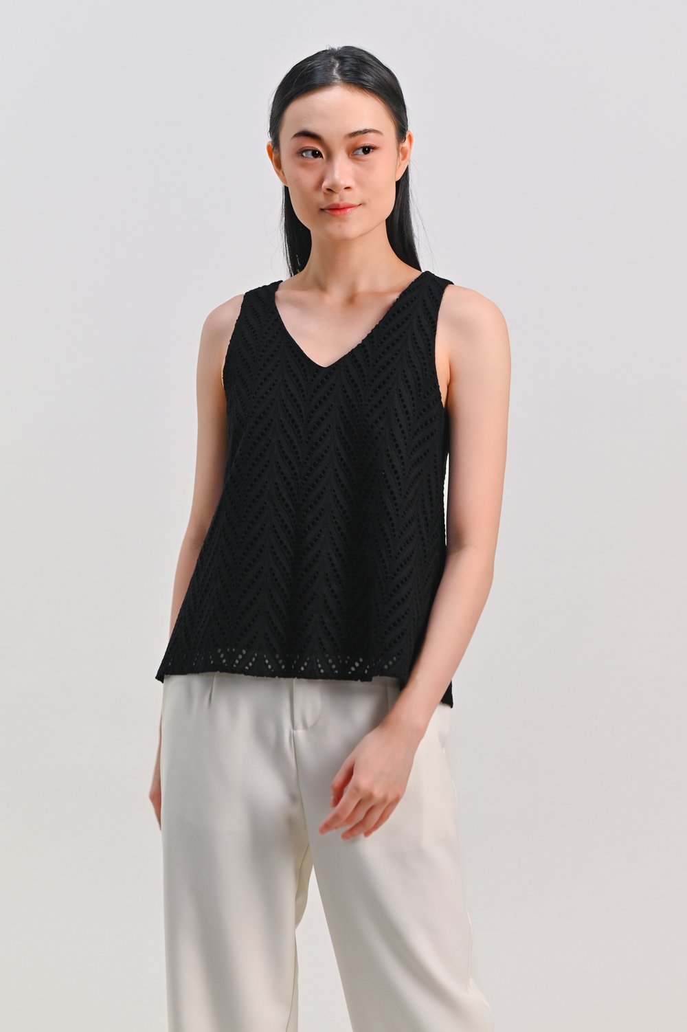 CATHIE EYELET TWO-WAY TOP IN BLACK