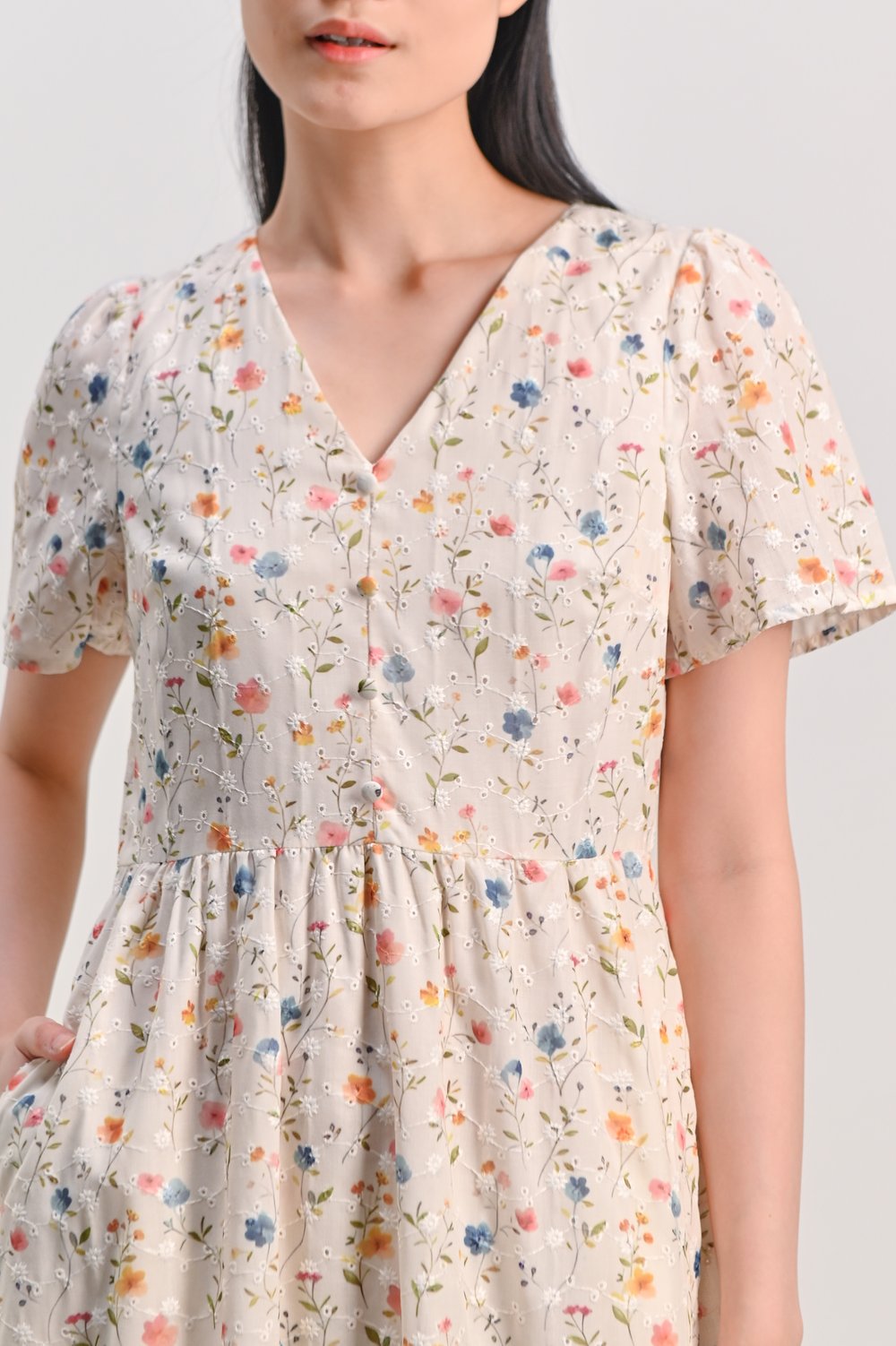 ULYANA EYELET SLEEVED MIDI DRESS IN CREAM FLORAL