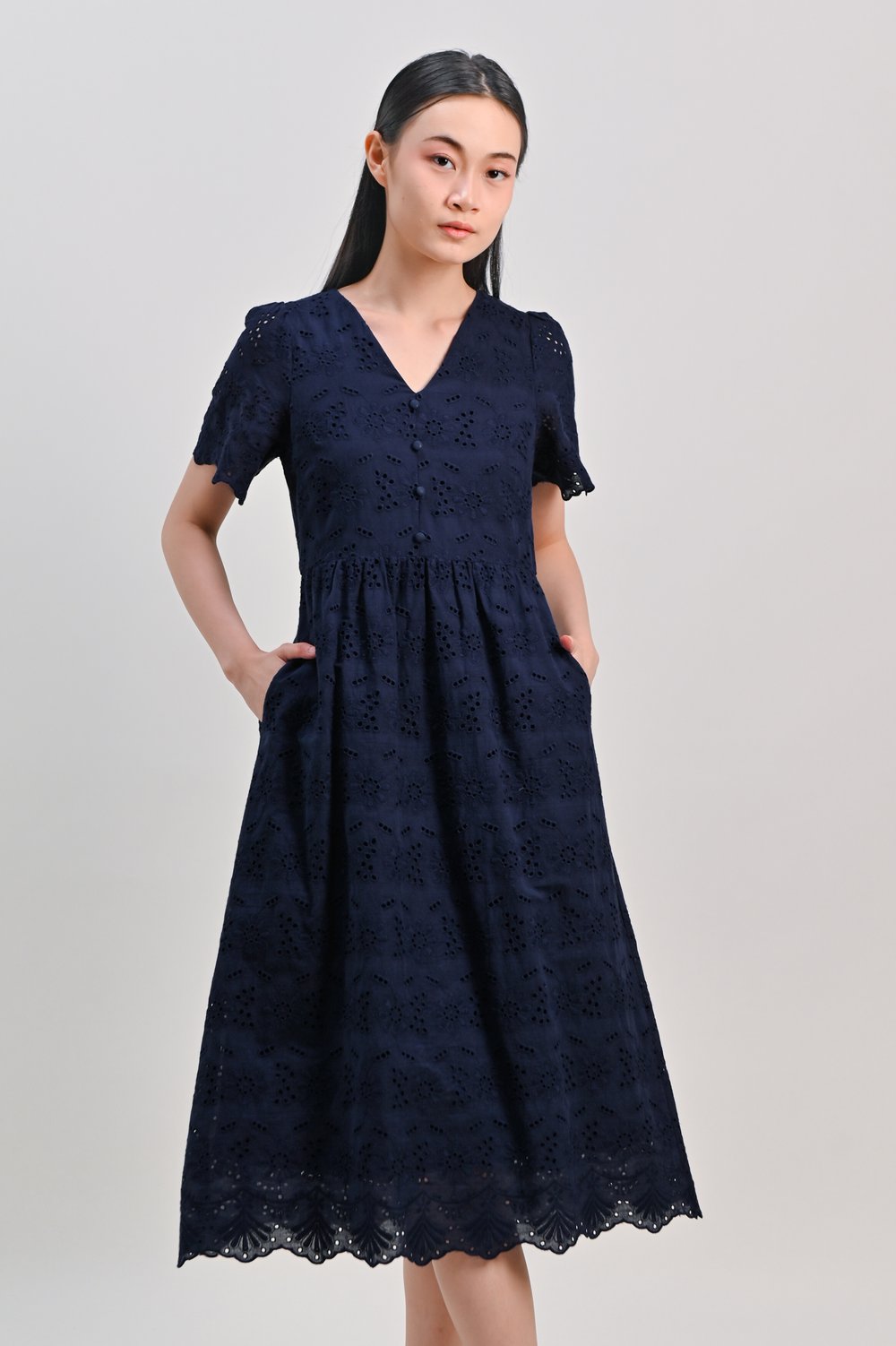 ULYANA EYELET SLEEVED MIDI DRESS IN NAVY