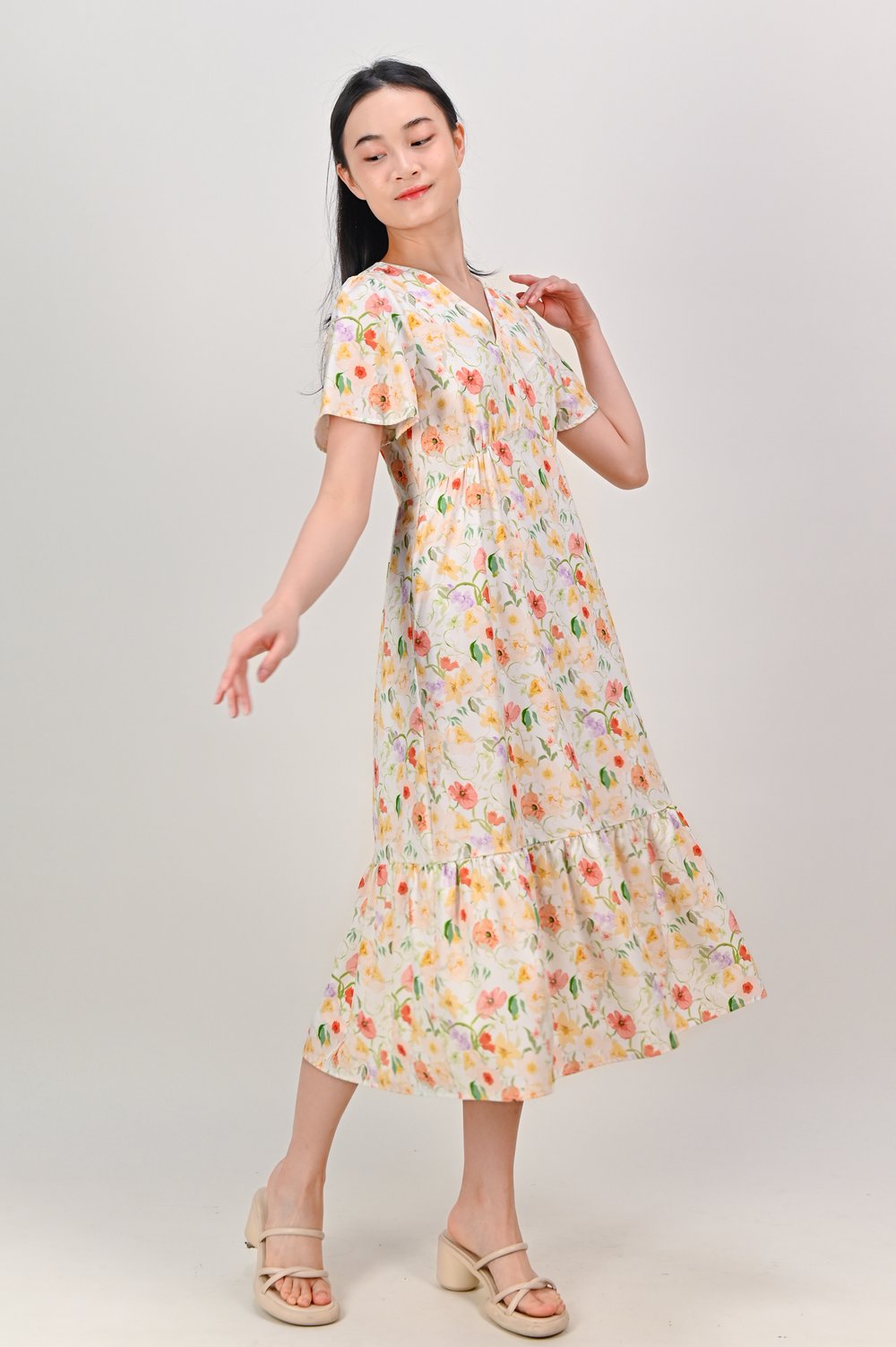 COUNTRY BLOOMS V-NECK SLEEVED MIDI DRESS