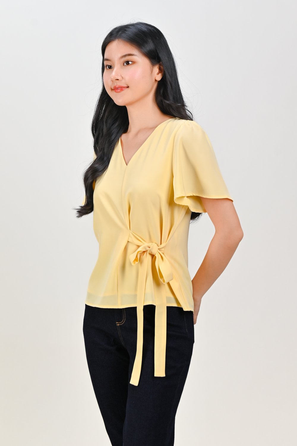 DEXIE SLEEVED TIE-SASH TOP IN YELLOW